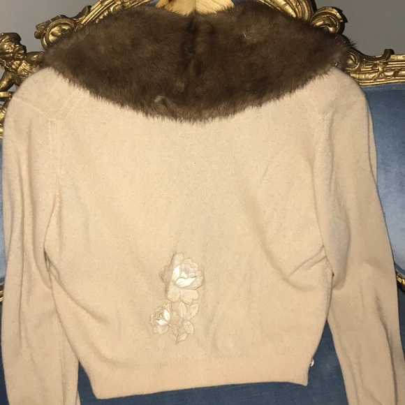 1950s Bernhard Altmann Light Brown Cashmere Cropped Cardigan with Mink Collar - Picture 4 of 5